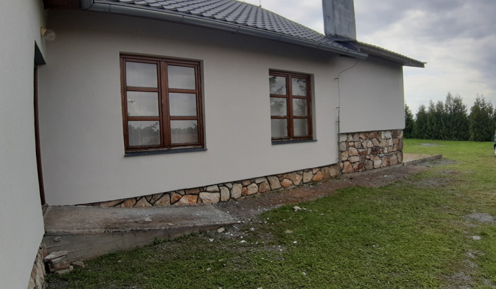 Oprava fasády na Dome smútku