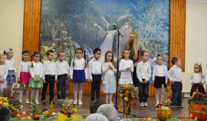 Úcta k starším a Privítanie nových malých občanov 2016